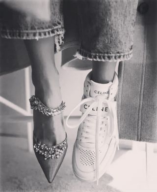 Instagram Whitelab - Vous êtes plutôt 👠 ou 👟 ou les ✌️? 

Crédit @womanonstreet